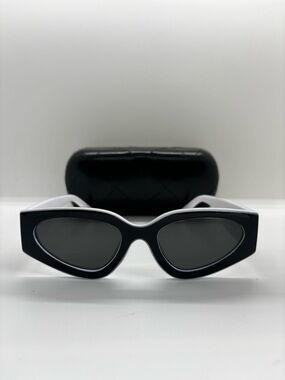 Black and White Cat-Eye Sunglasses With Gray Lens - Women Accessories